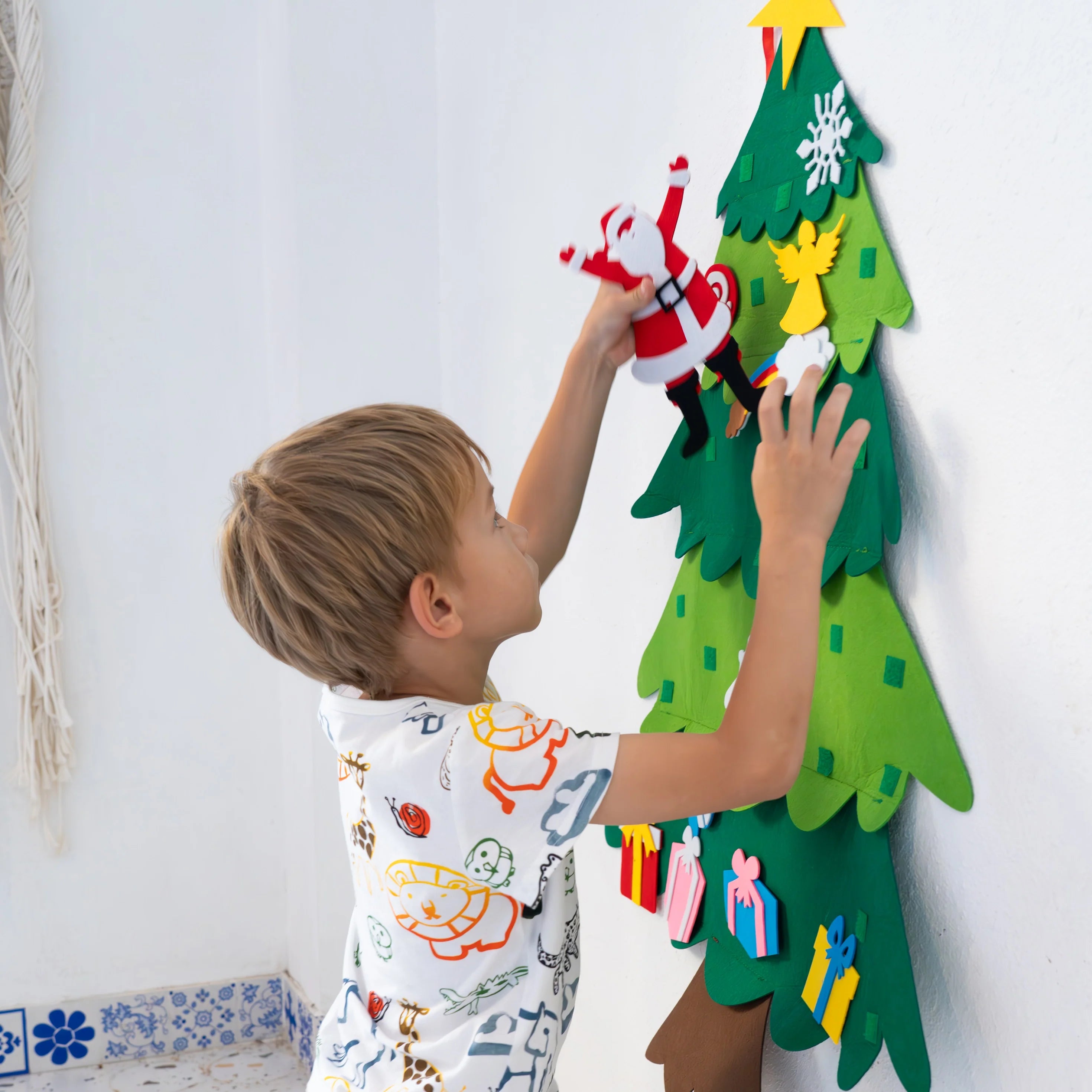 子供向けクリスマスツリー（30の飾りを含む）
